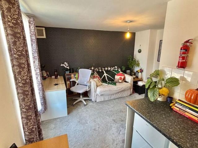 Apartment for rent in Wellsprings, Rumwell