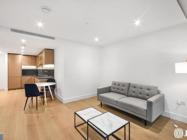 Flat for rent in Nine Elms, Greater London