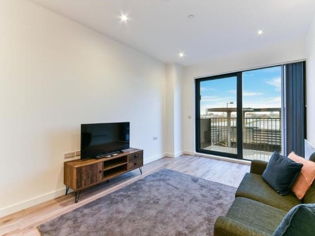 Apartment for rent in New Denham, Denham