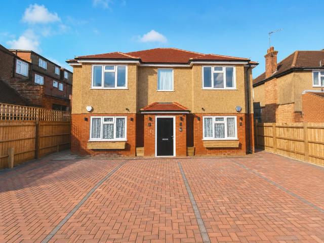 Flat for rent in Greater London