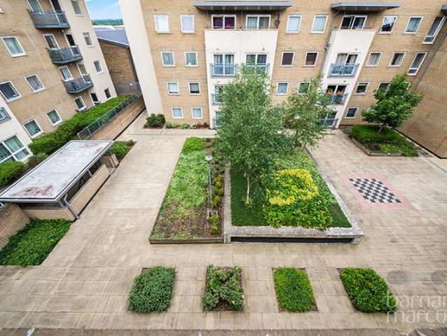Flat for rent in Greater London