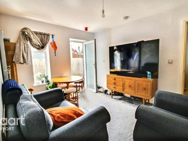 Apartment for rent in Ladyhill, Wales