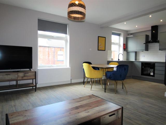 Apartment for rent in Armley, West Yorkshire