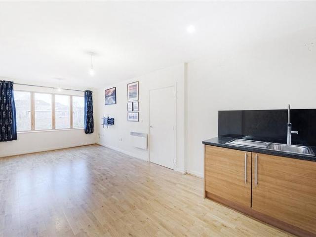 Apartment for rent in London Borough of Ealing, Greater London