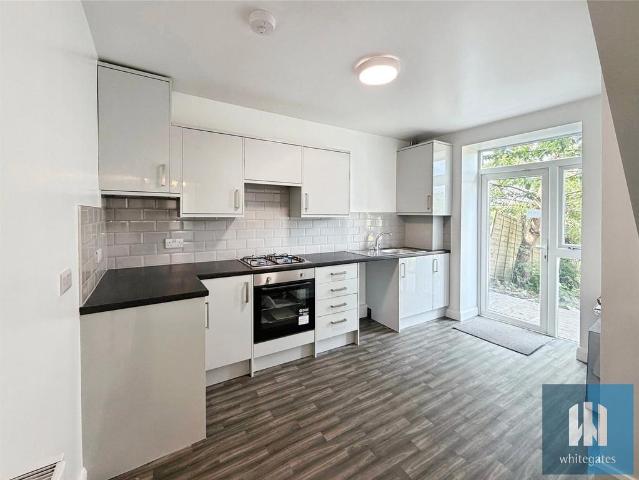 Flat for rent in Cowlersley, West Yorkshire