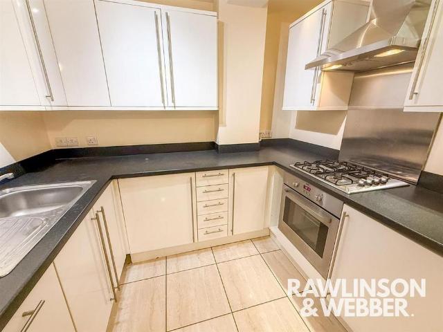 Apartment for rent in Blackhills, Surrey