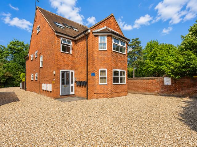 Flat for rent in St Albans, Five Acres