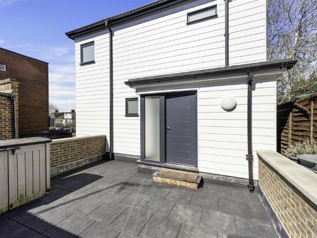 Flat for rent in Banstead, Reigate and Banstead