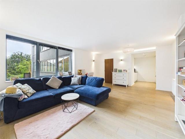 Apartment for rent in North Sheen, Greater London