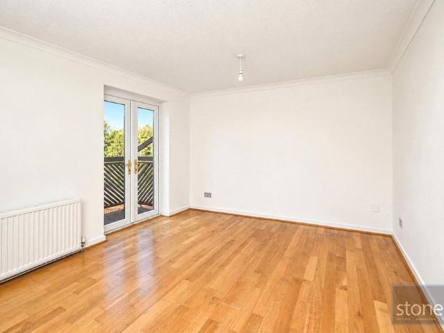 Apartment for rent in Merry Hill, Hertsmere