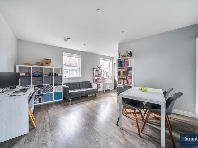 Apartment for rent in London Borough of Merton, Mitcham