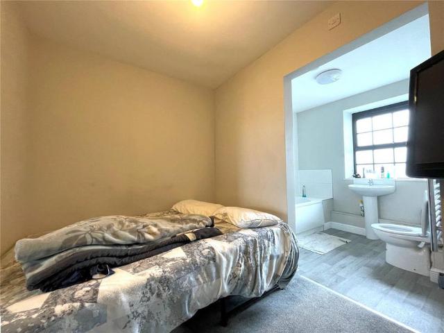 Apartment for rent in Marlborough, Easton Royal