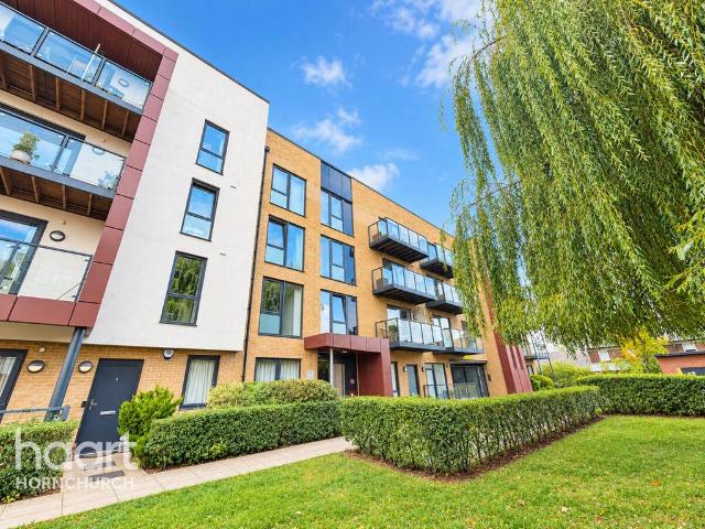 Flat for rent in London Borough of Havering, Greater London