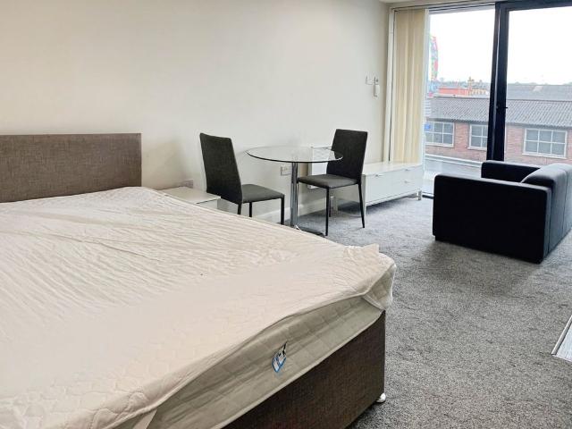 Studio for rent in Leylands, West Yorkshire