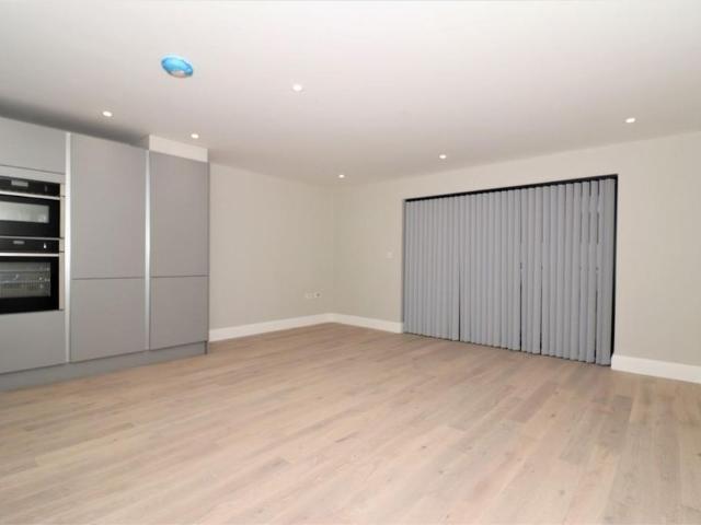 Apartment for rent in St James, Sandown Park