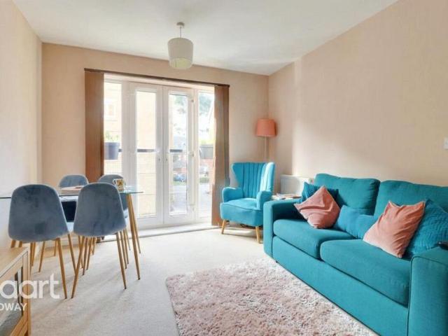 Apartment for rent in Strood