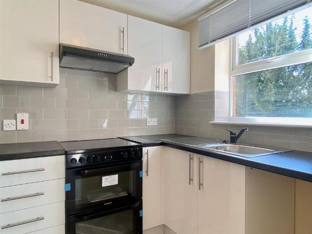 Flat for rent in Nangreaves, Wales