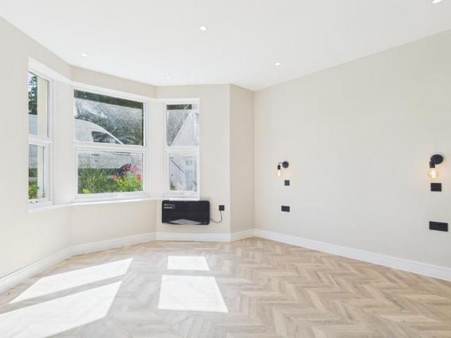 Room for rent in Tower Hamlets, Ash