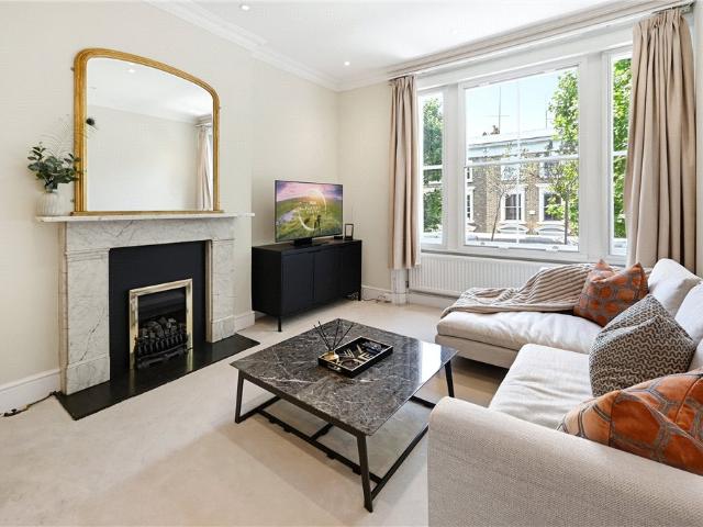Apartment for rent in Kensington, Greater London