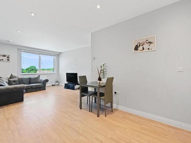 Apartment for rent in Batchworth