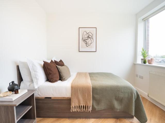 Flat for rent in Hyde Park, West Yorkshire