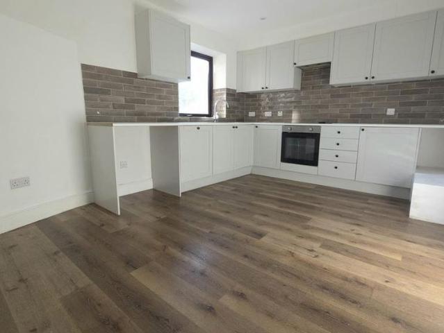 Apartment for rent in Rush Green, Greater London