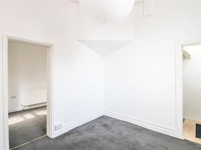 Flat for rent in London Borough of Croydon, Selhurst