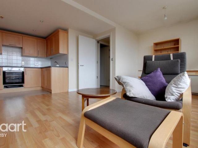 Flat for rent in Elmfield, Leicestershire