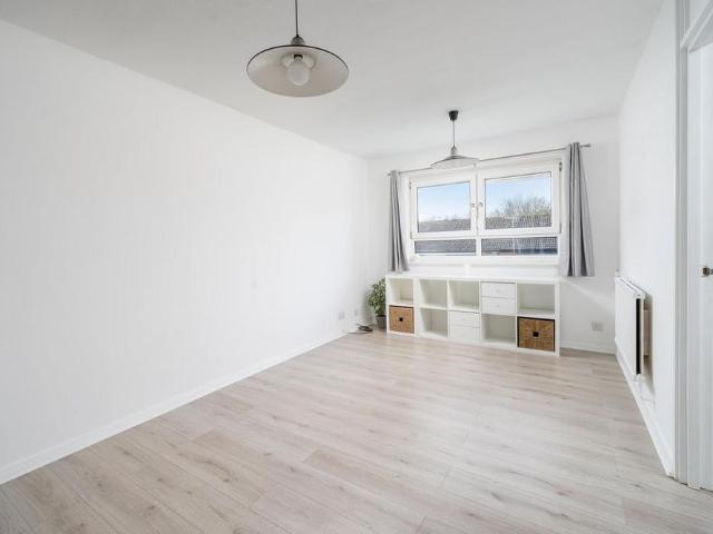 Apartment for rent in Alton Barnes, Essex