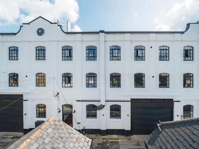 Flat for rent in Southborough, Sandown Park