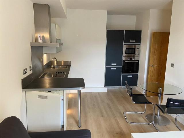 Flat for rent in Huddersfield, West Yorkshire