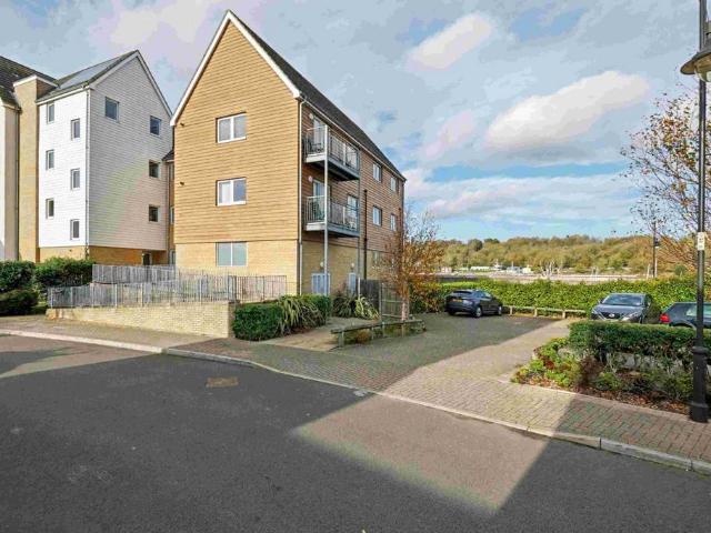 Flat for rent in St. Marys Island, Gillingham