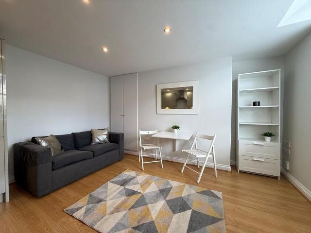 Apartment for rent in St Thomas, Exeter