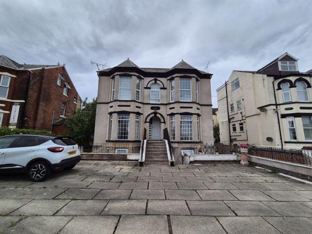 Flat for rent in Southport, Meols Cop