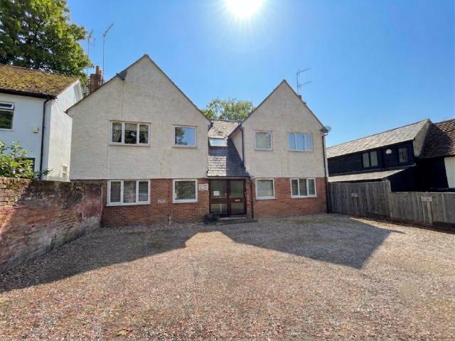 Flat for rent in Church End, Duton Hill