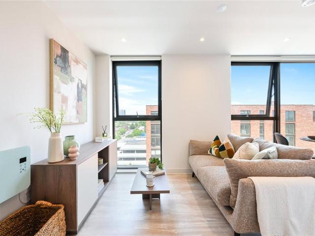 Flat for rent in Gorse Hill, Trafford Park