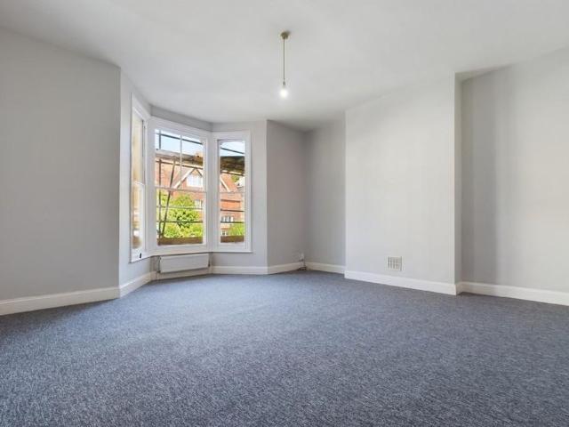 Room for rent in Clarendon, Ash