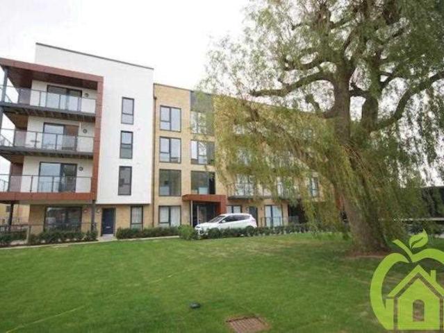 Flat for rent in Harold Wood, Greater London