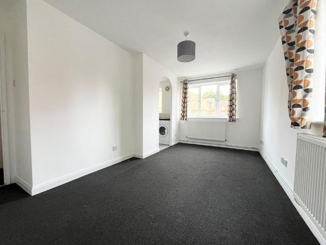 Apartment for rent in London Borough of Hounslow, Lower Feltham