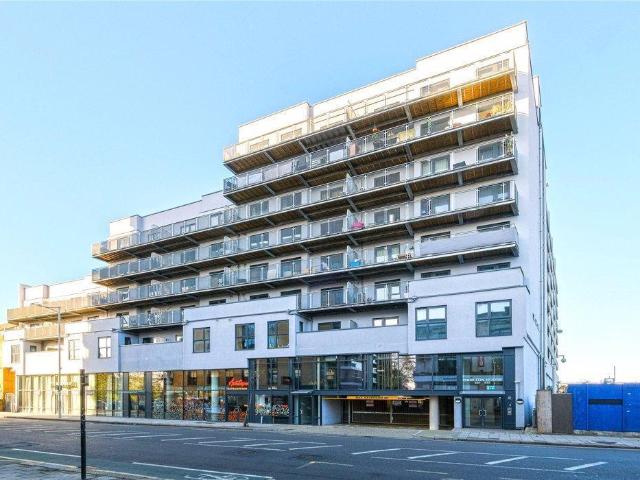 Flat for rent in Seven Kings, Greater London