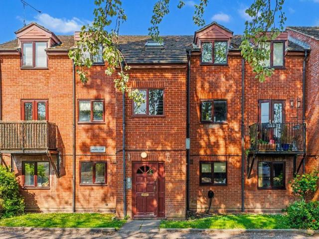 Flat for rent in Alderminster, Warwickshire