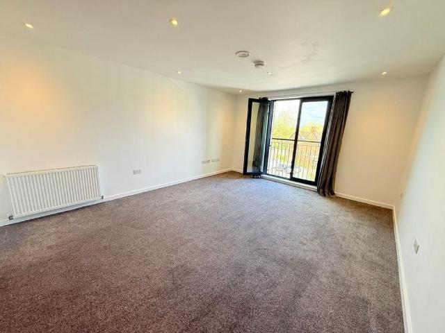 Apartment for rent in Sherford, Rumwell