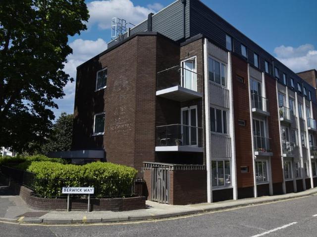 Flat for rent in Goddington, Greater London