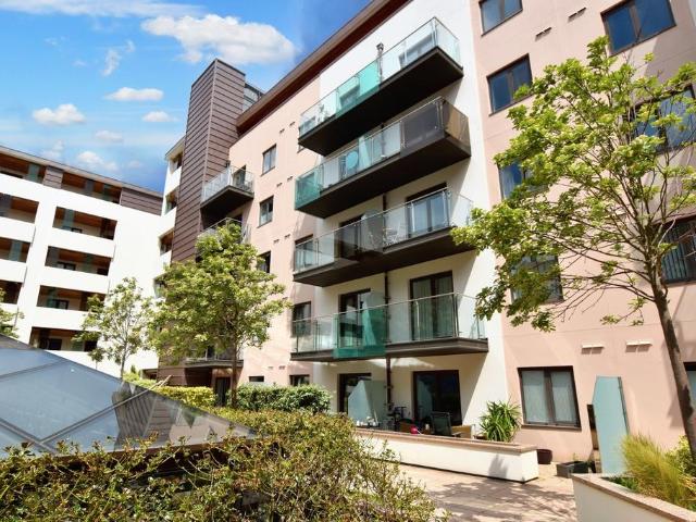 Flat for rent in St Helier, Greater London