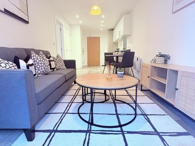 Apartment for rent in Deeplish, Burnedge