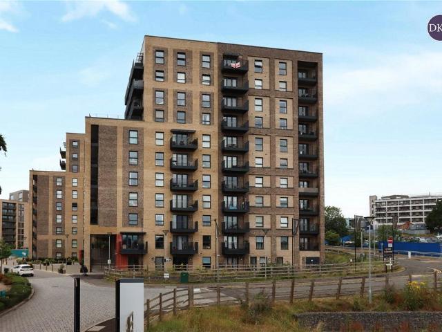 Flat for rent in Watford Heath, North Watford