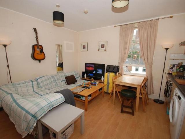 Apartment for rent in Milverton, Green Close