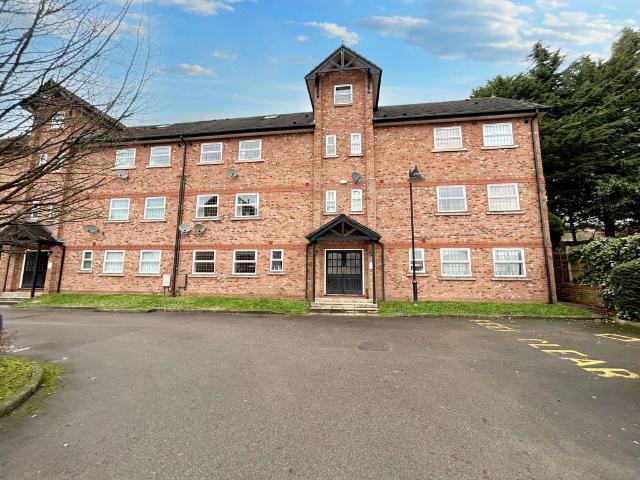 Flat for rent in Winton, Salford