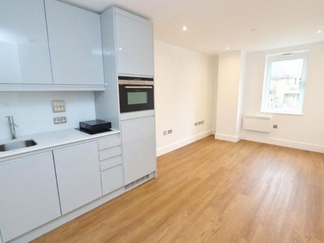 Apartment for rent in Rush Green, Greater London