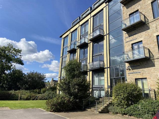 Flat for rent in Lower Hopton, Mirfield